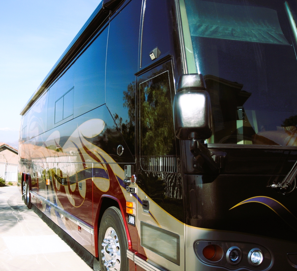 2004 Prevost Featherlite H3-45 For Sale