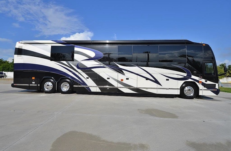 2004 Prevost Featherlite H3-45 For Sale