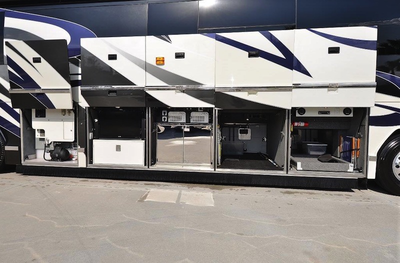 2004 Prevost Featherlite H3-45 For Sale