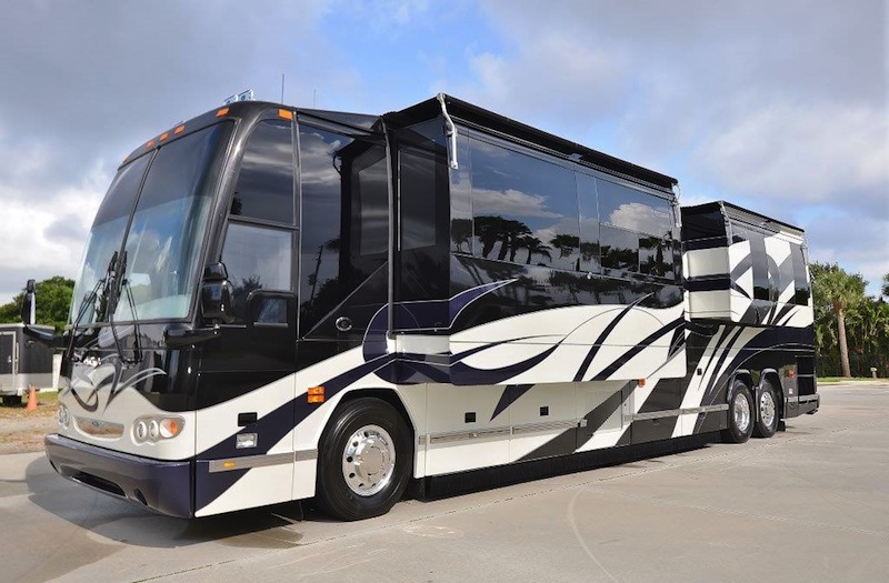 2004 Prevost Featherlite H3-45 For Sale