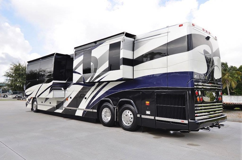 2004 Prevost Featherlite H3-45 For Sale