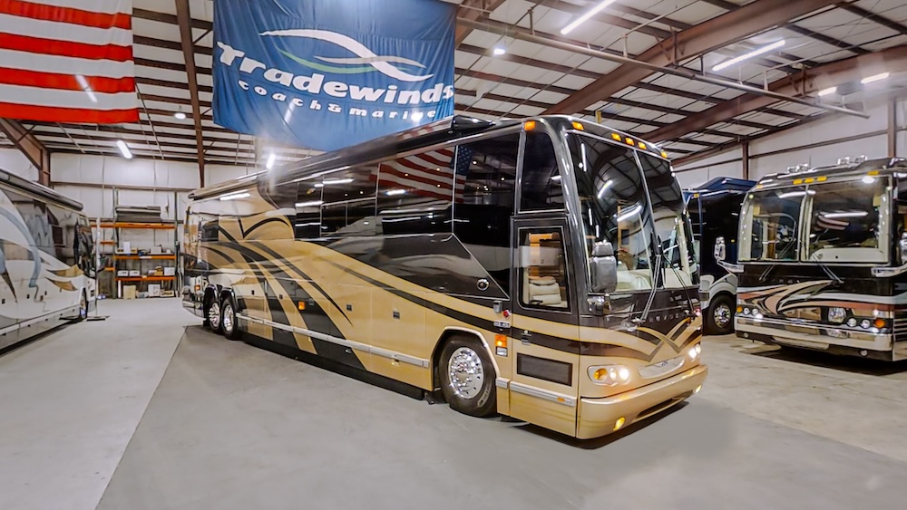 2004 Prevost Featherlite H3-45 For Sale
