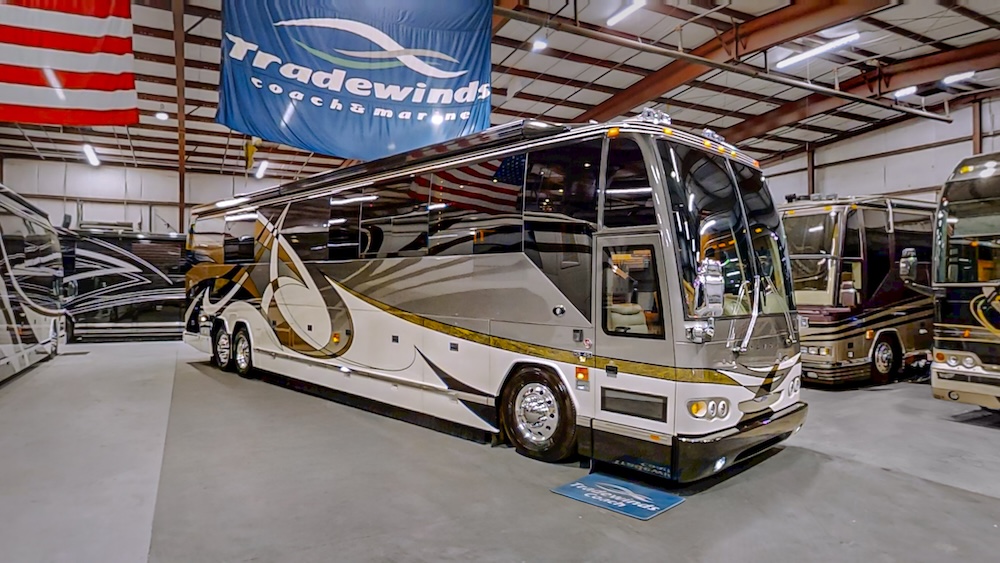 2004 Prevost Featherlite H3-45 For Sale