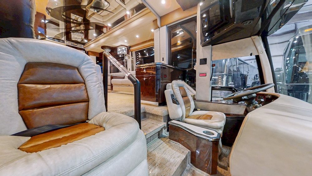 2004 Prevost Featherlite H3-45 For Sale