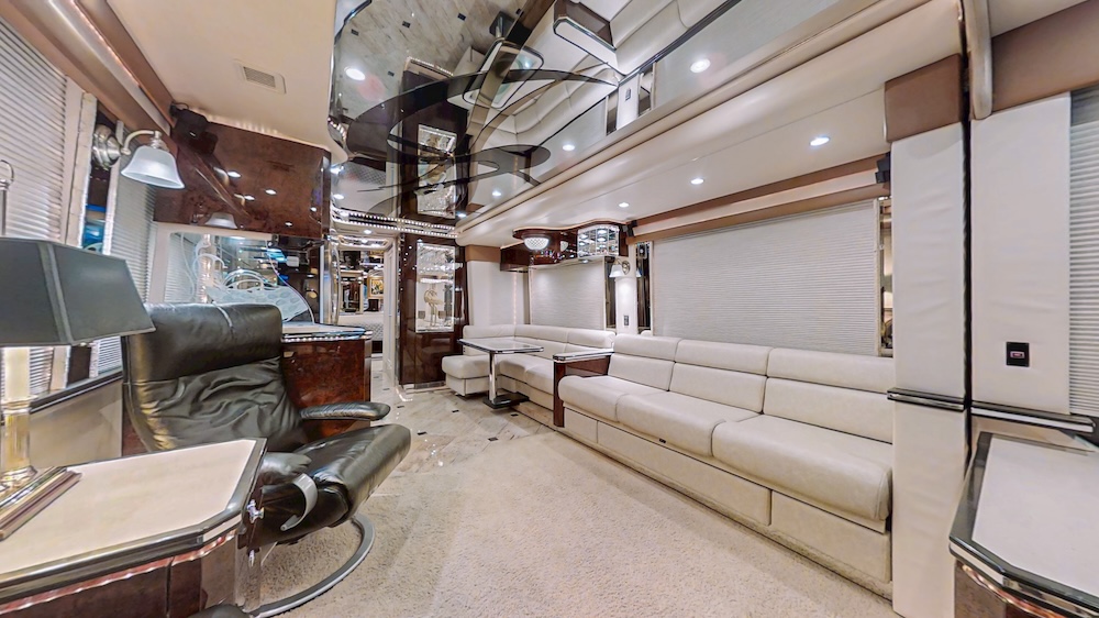 2004 Prevost Featherlite H3-45 For Sale