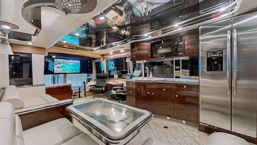 2004 Prevost Featherlite H3-45 For Sale