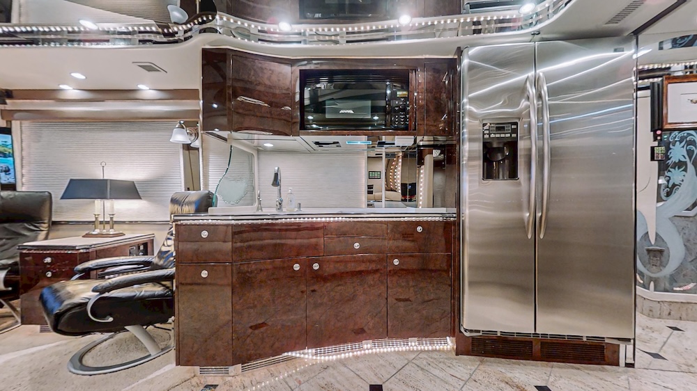 2004 Prevost Featherlite H3-45 For Sale