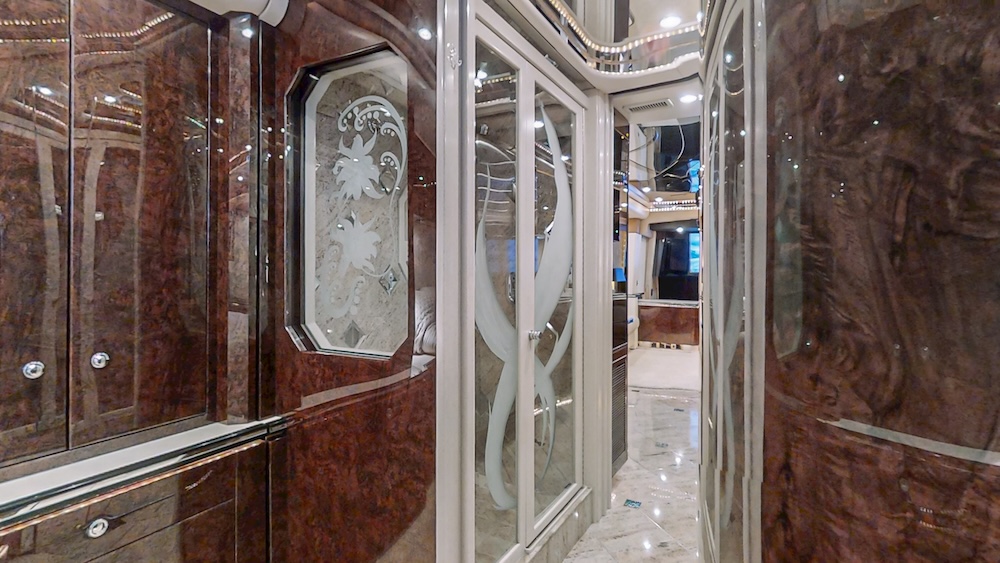 2004 Prevost Featherlite H3-45 For Sale