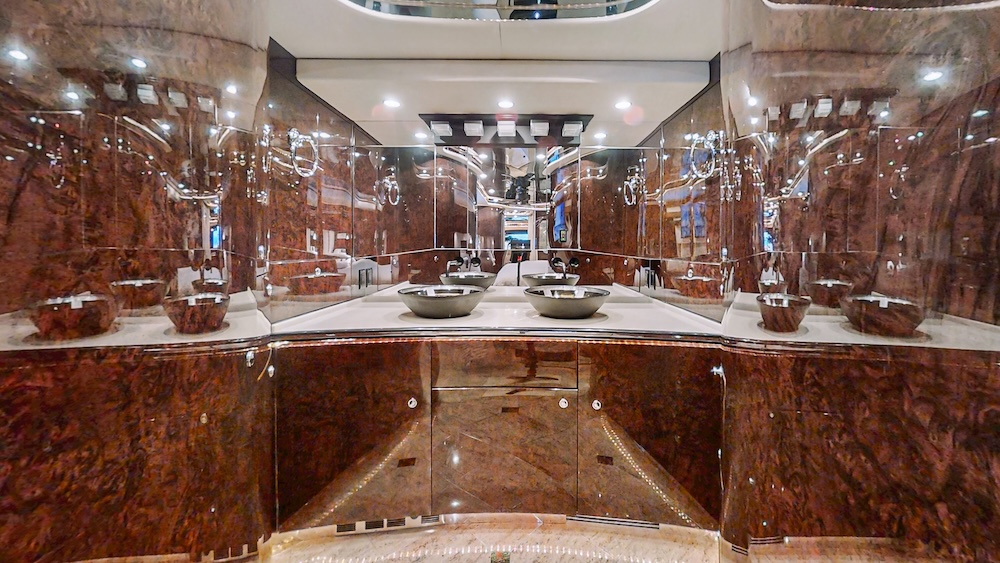 2004 Prevost Featherlite H3-45 For Sale
