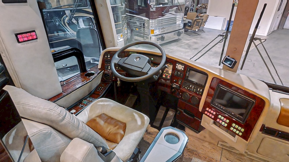 2004 Prevost Featherlite H3-45 For Sale