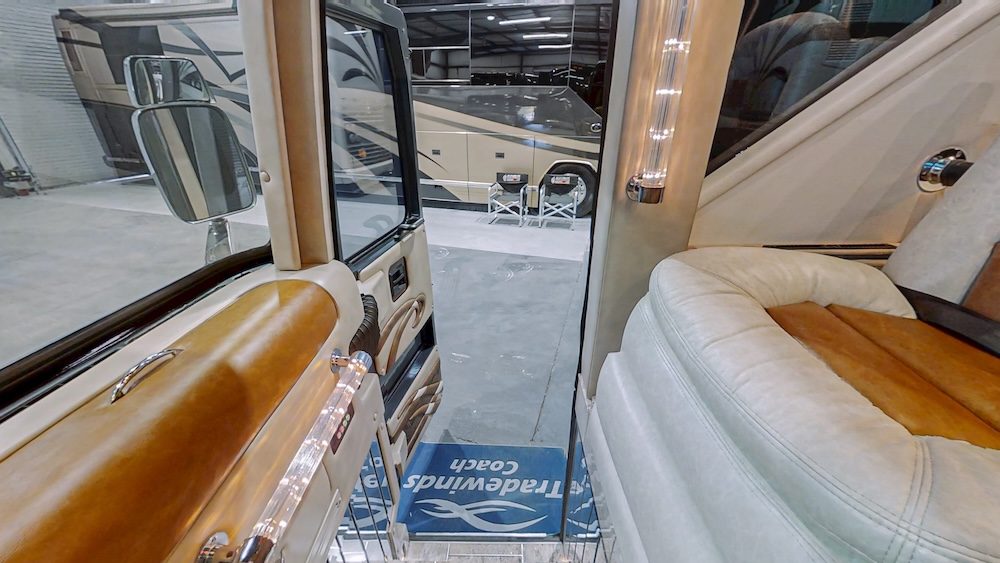 2004 Prevost Featherlite H3-45 For Sale
