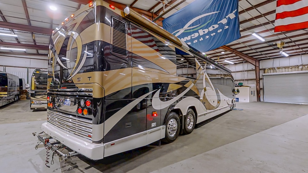 2004 Prevost Featherlite H3-45 For Sale
