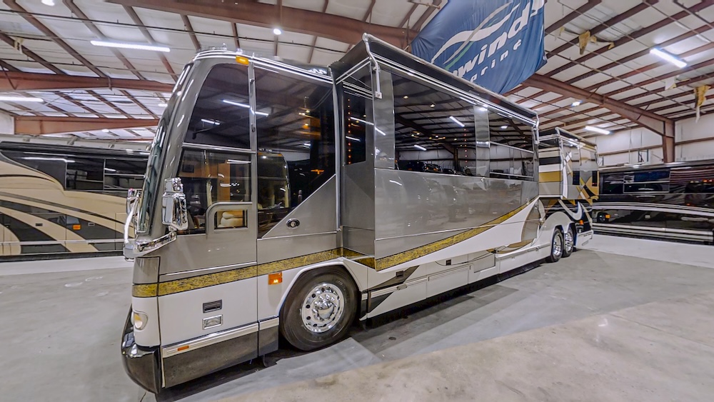 2004 Prevost Featherlite H3-45 For Sale
