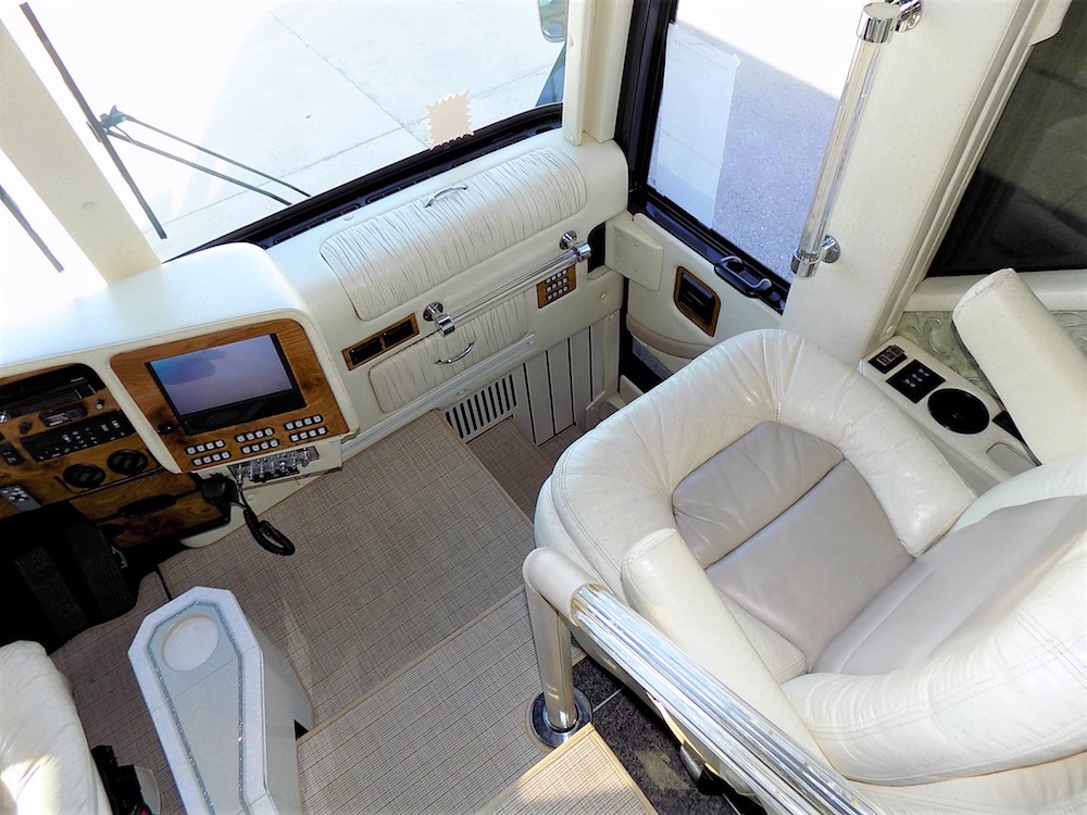 2004 Prevost Featherlite H3-45 For Sale