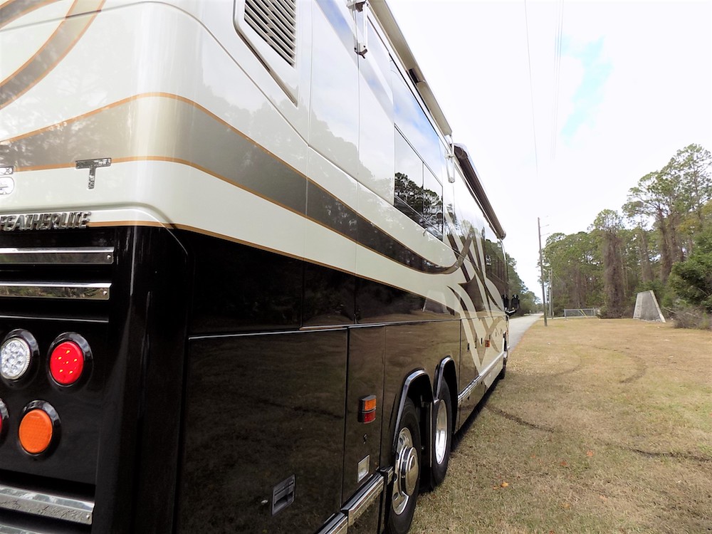 2004 Prevost Featherlite H3-45 For Sale