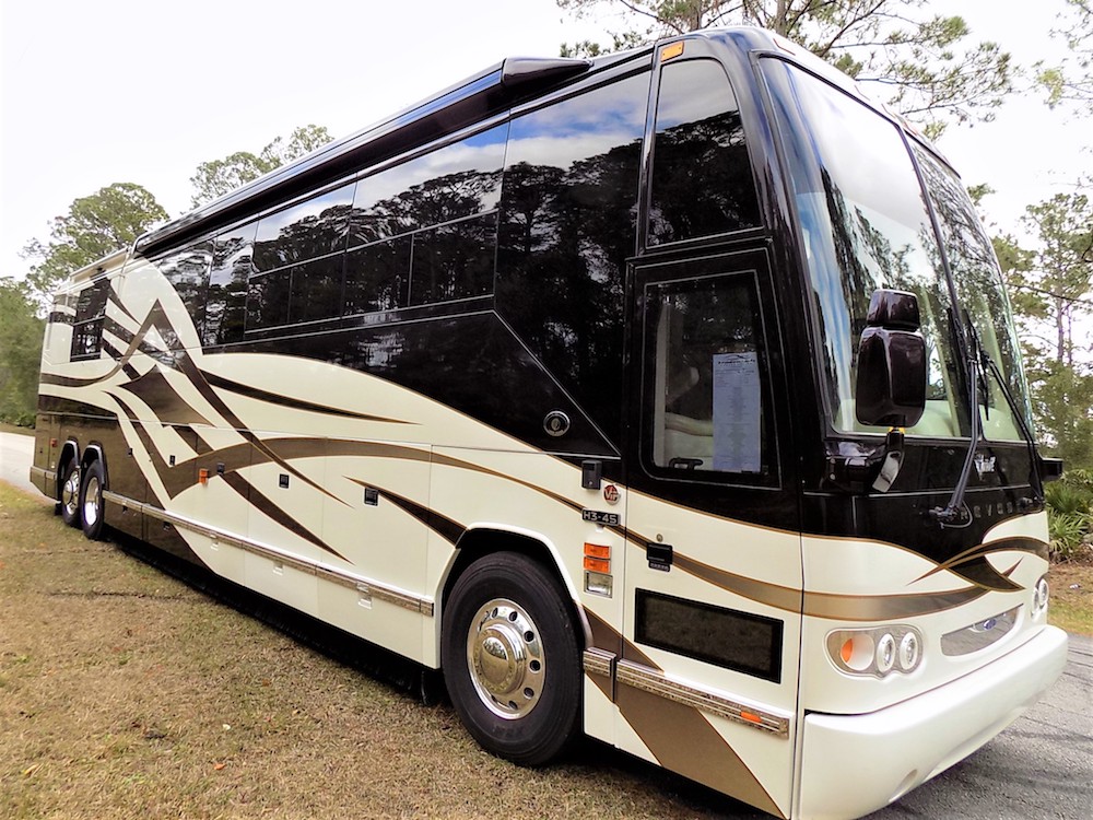 2004 Prevost Featherlite H3-45 For Sale