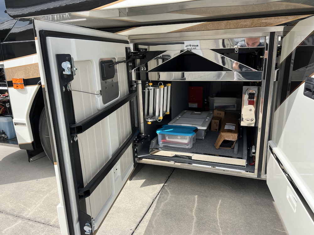 2004 Prevost Liberty H3-45 For Sale