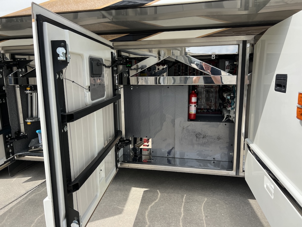 2004 Prevost Liberty H3-45 For Sale