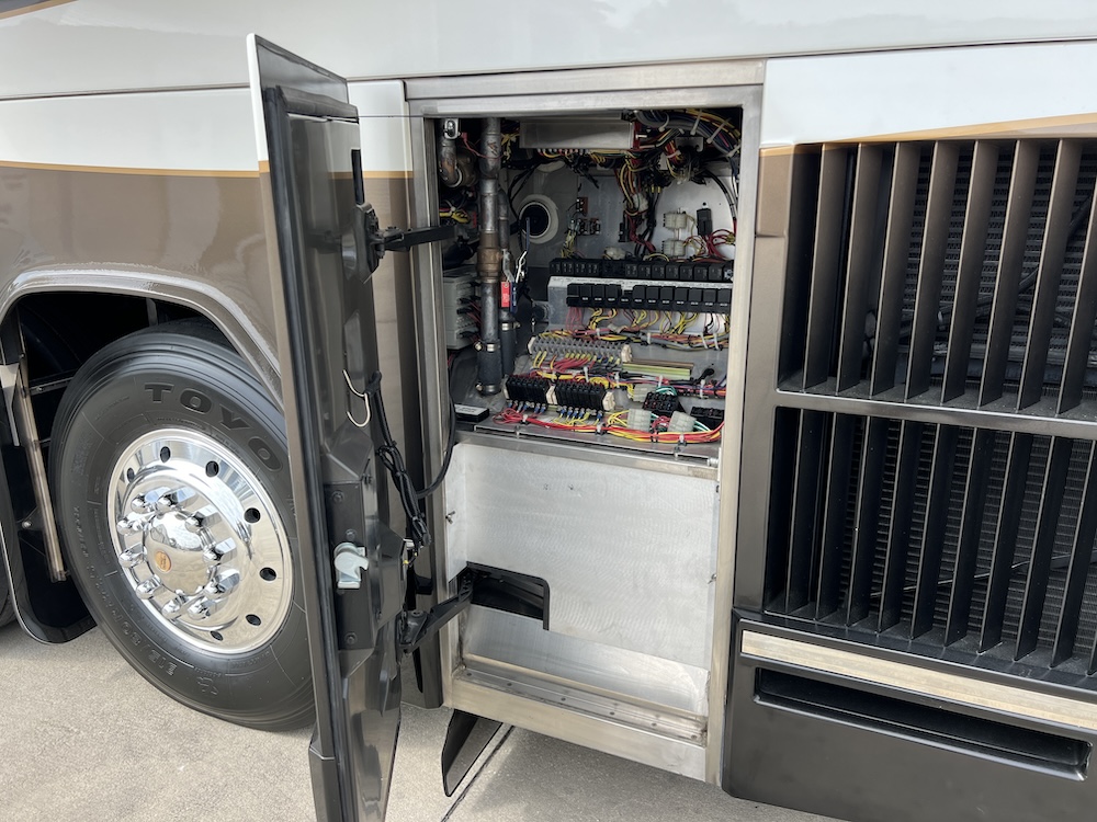 2004 Prevost Liberty H3-45 For Sale
