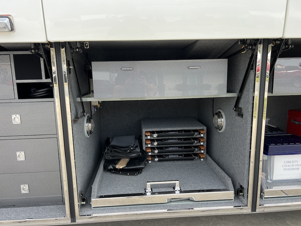 2004 Prevost Liberty H3-45 For Sale