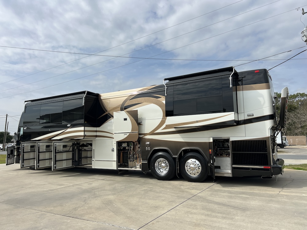 2004 Prevost Liberty H3-45 For Sale