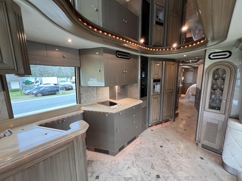 2004 Prevost Liberty H3-45 For Sale