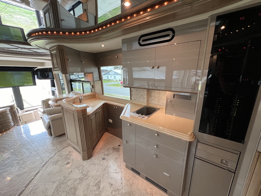 2004 Prevost Liberty H3-45 For Sale