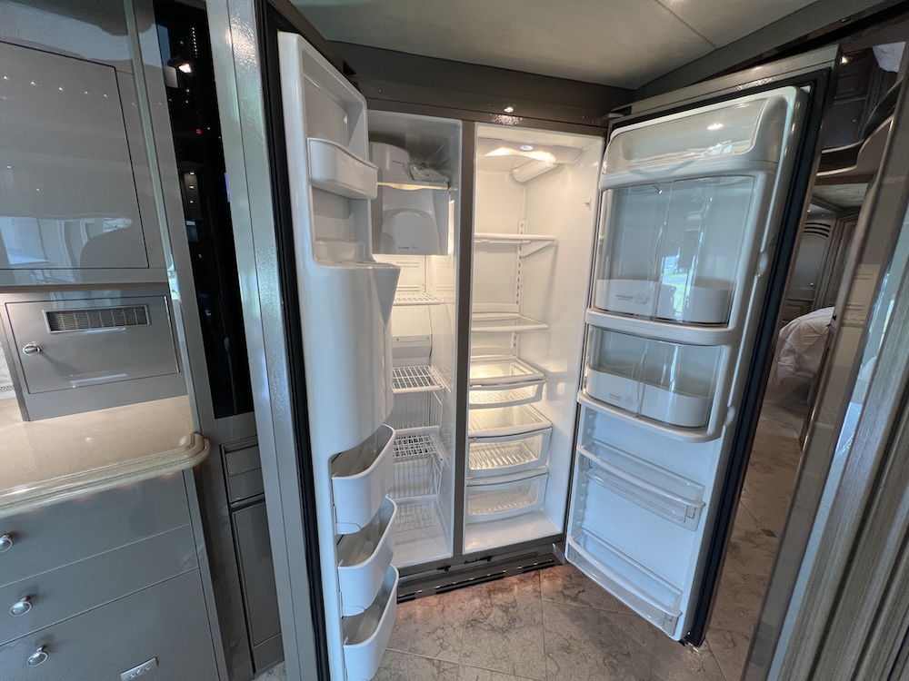 2004 Prevost Liberty H3-45 For Sale