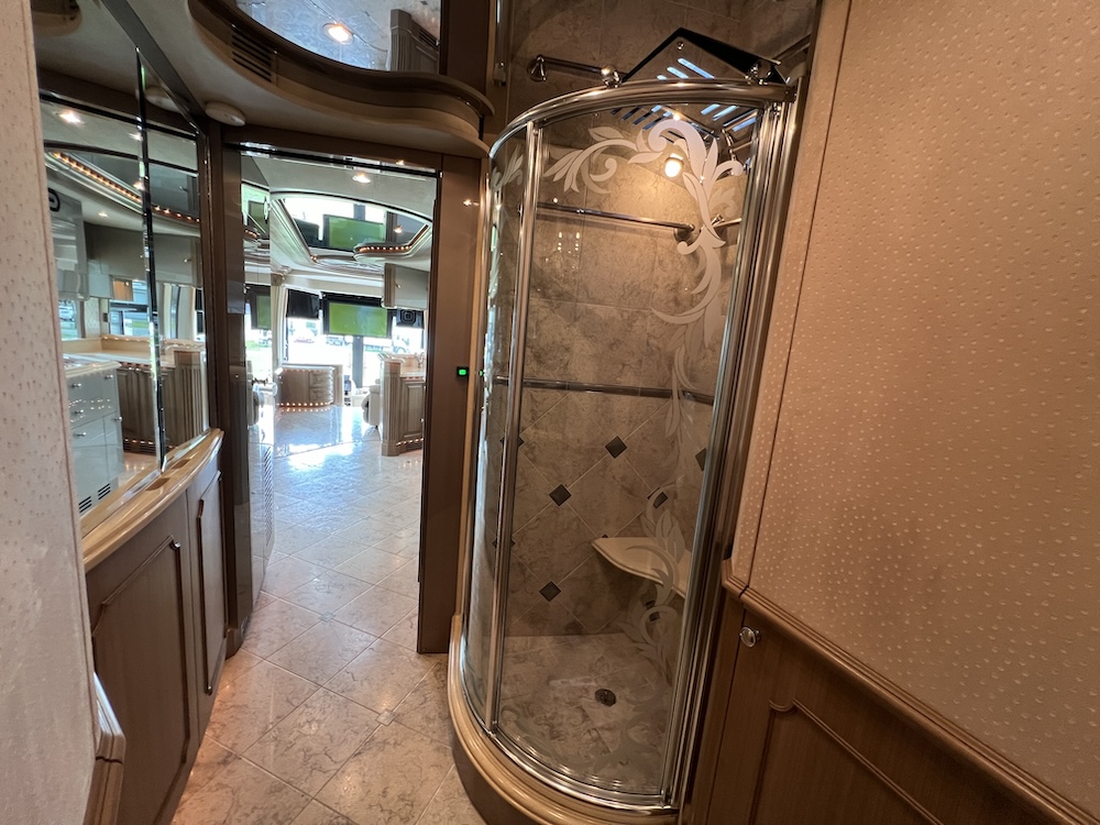 2004 Prevost Liberty H3-45 For Sale