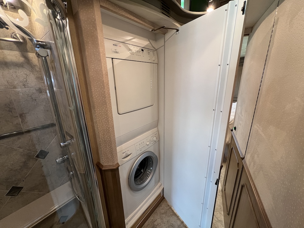 2004 Prevost Liberty H3-45 For Sale