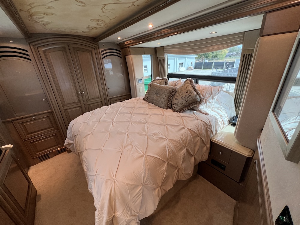 2004 Prevost Liberty H3-45 For Sale