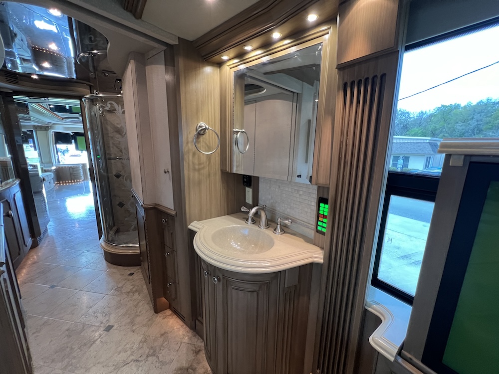 2004 Prevost Liberty H3-45 For Sale