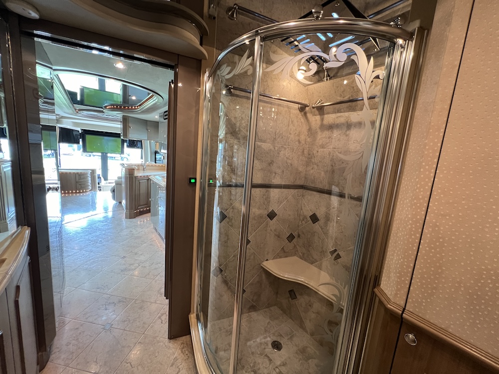 2004 Prevost Liberty H3-45 For Sale