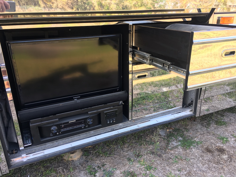 2004 Prevost Liberty XLII For Sale