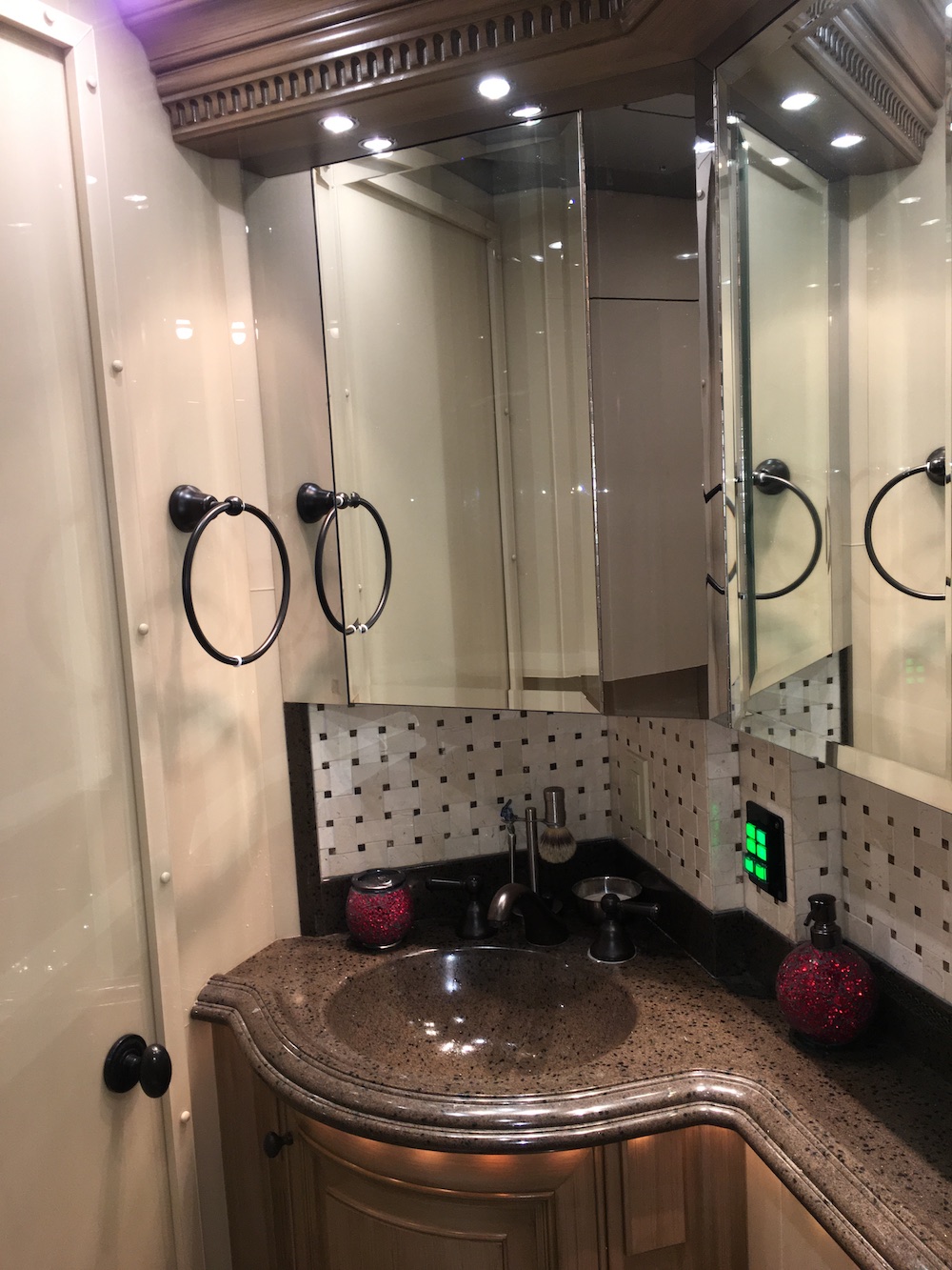 2004 Prevost Liberty XLII For Sale