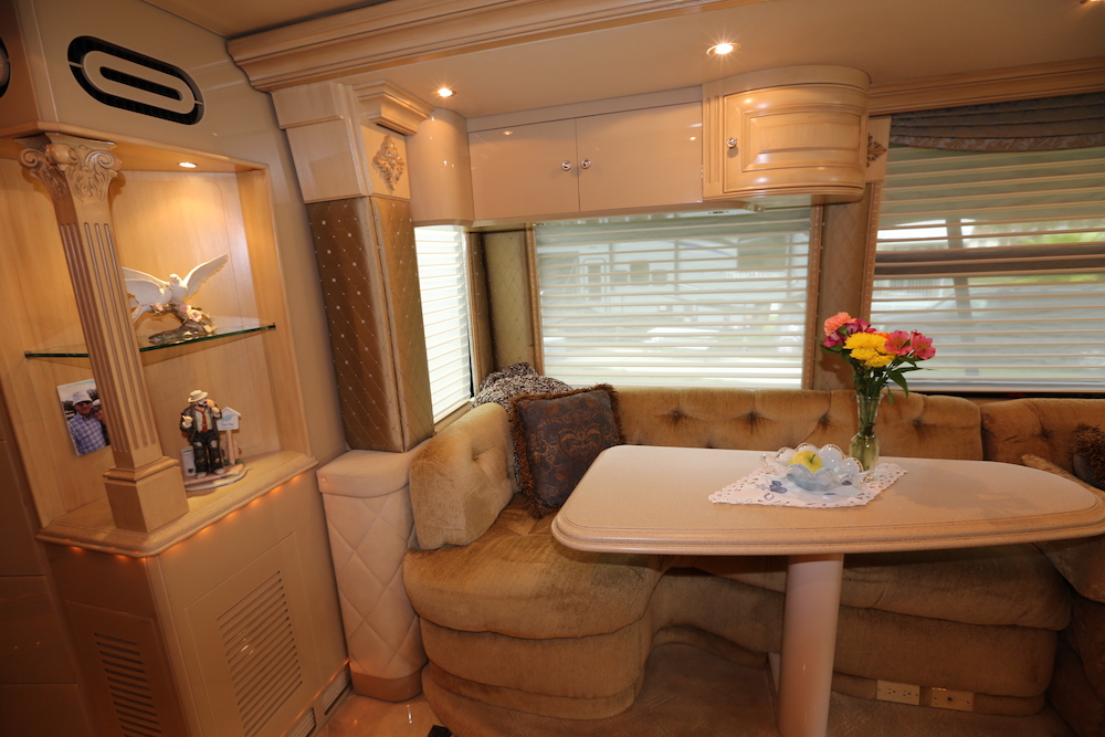 2004 Prevost Liberty XLII For Sale