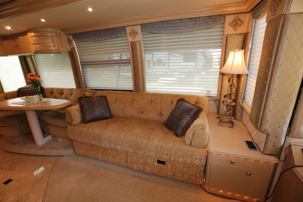 2004 Prevost Liberty XLII For Sale