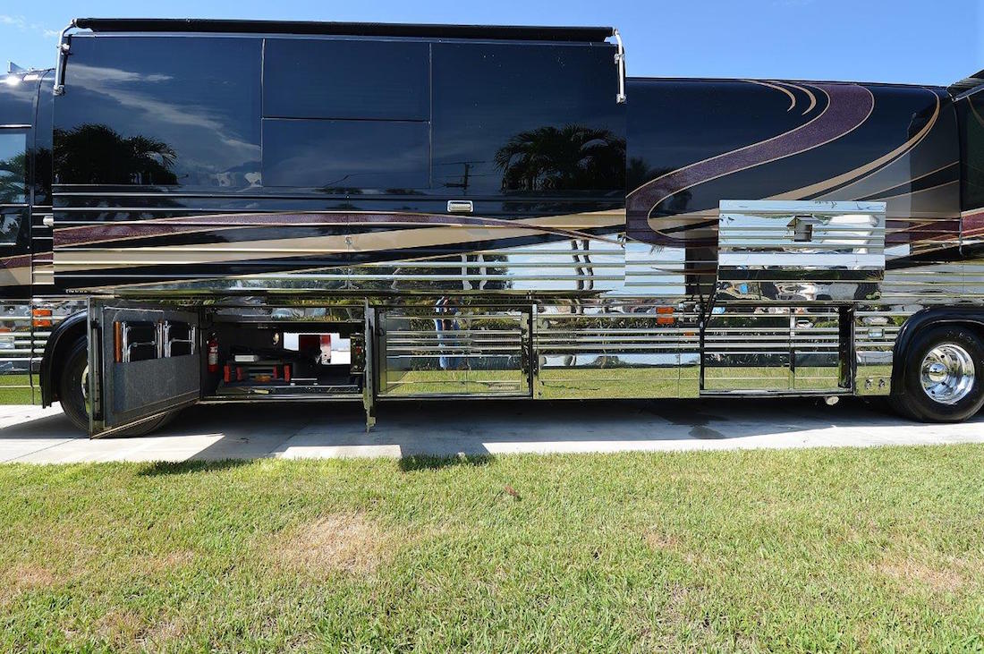 2004 Prevost Liberty XLII For Sale