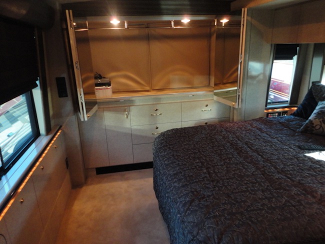 2004 Prevost Marathon H3-45 For Sale