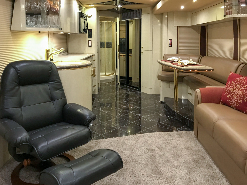 2004 Prevost Marathon H3-45 For Sale