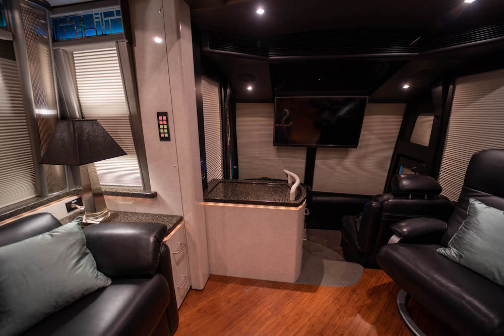 2004 Prevost Marathon H3-45 For Sale