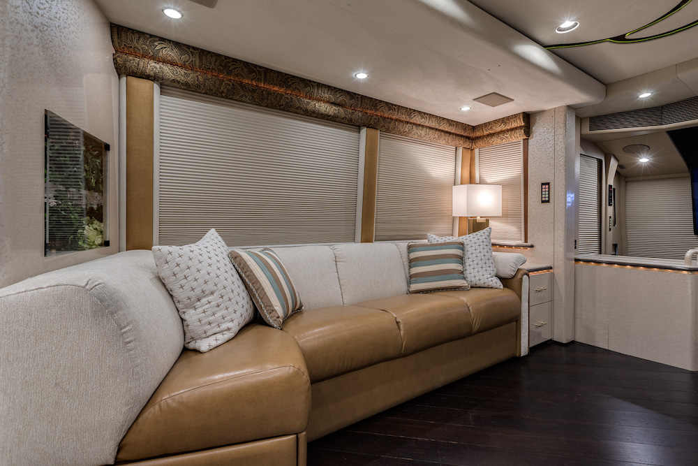 2004 Prevost Marathon H3-45 For Sale