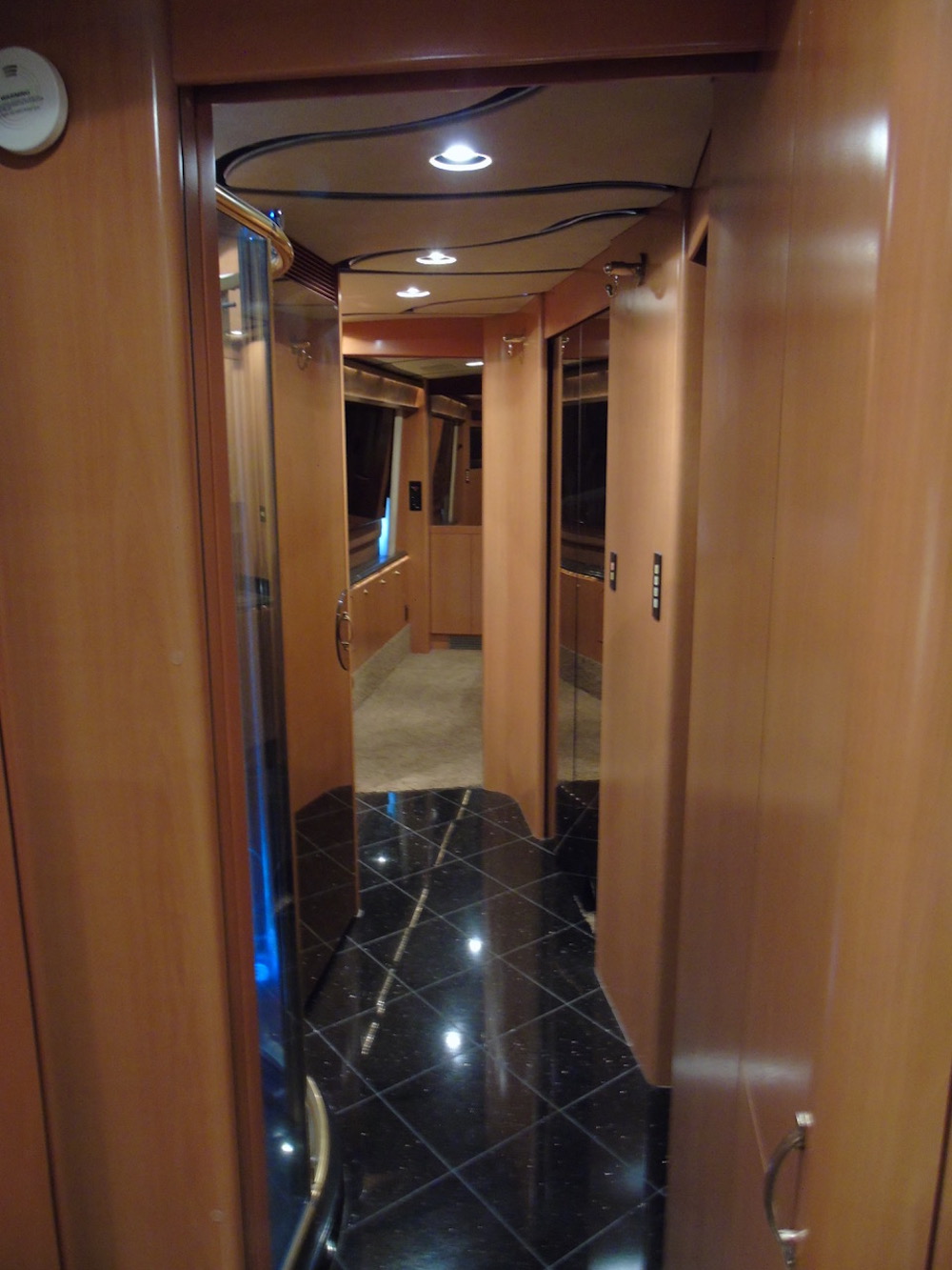 2004 Prevost Marathon H3-45 For Sale