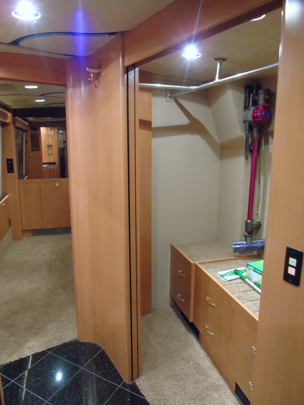 2004 Prevost Marathon H3-45 For Sale