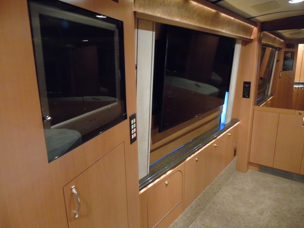 2004 Prevost Marathon H3-45 For Sale