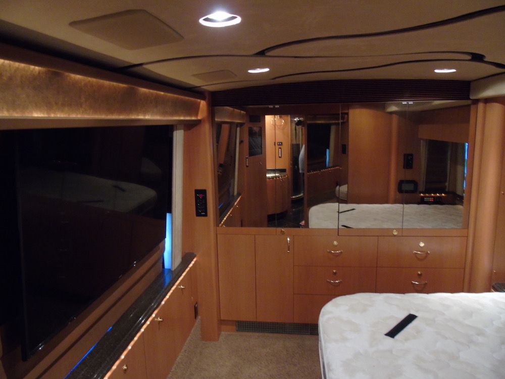 2004 Prevost Marathon H3-45 For Sale