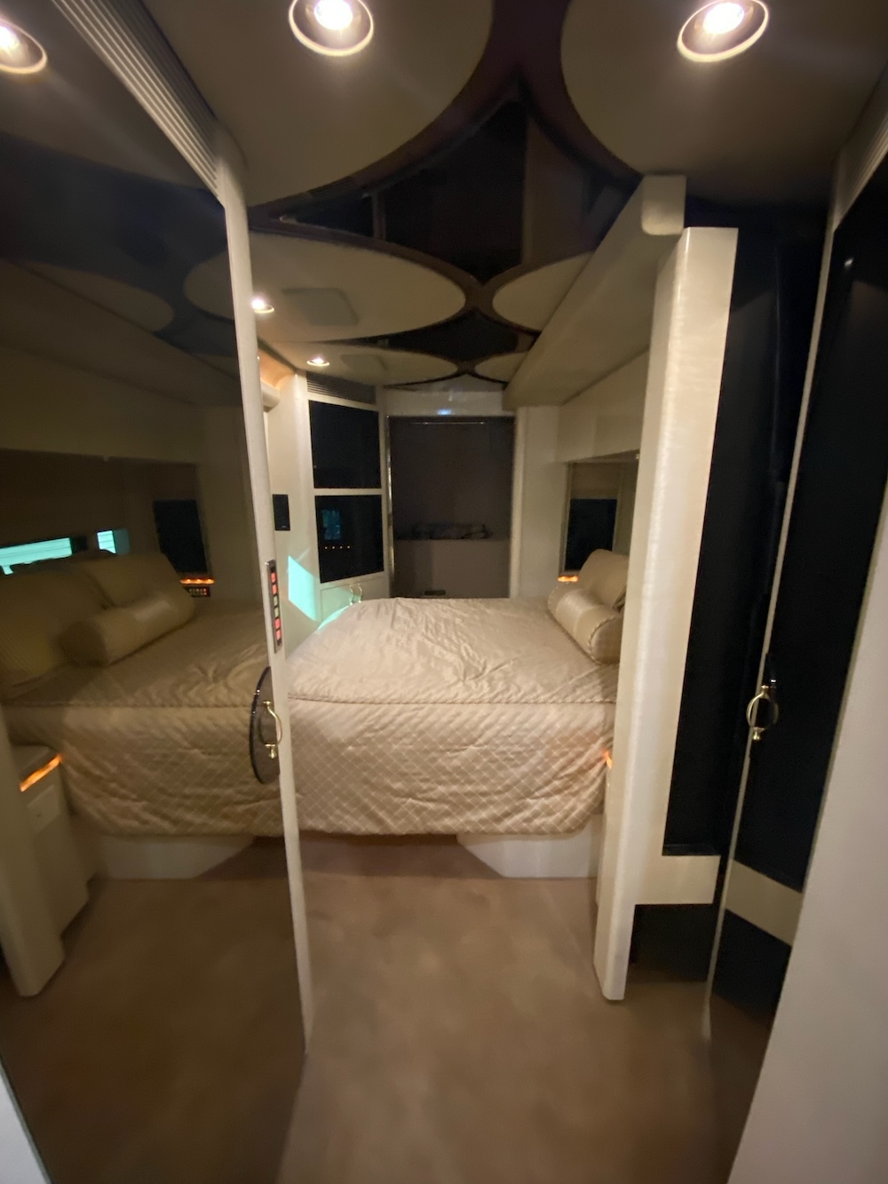 2004 Prevost Marathon XLII For Sale
