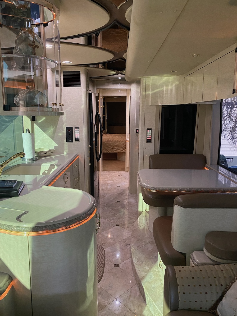 2004 Prevost Marathon XLII For Sale