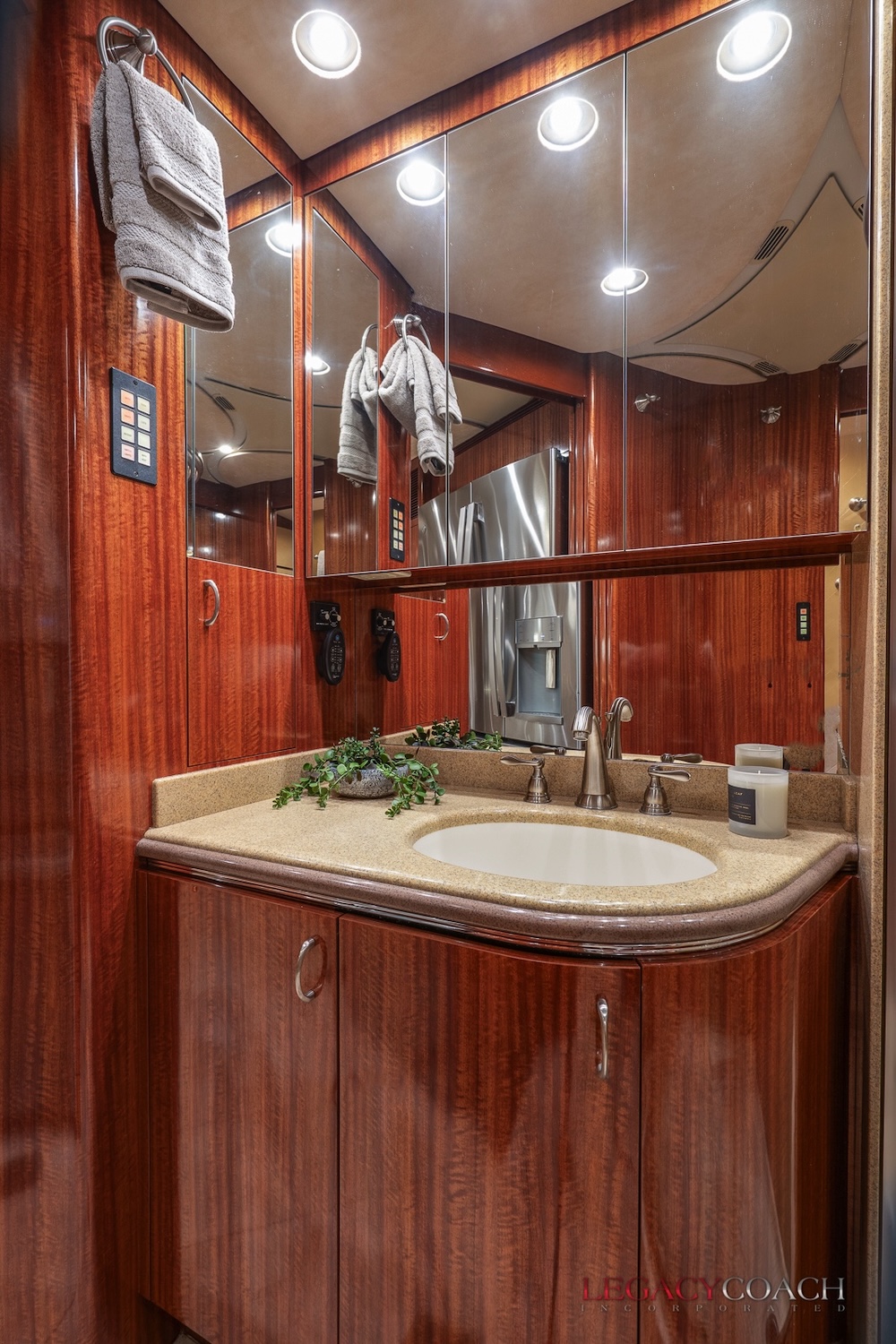 2004 Prevost Marathon XLII For Sale