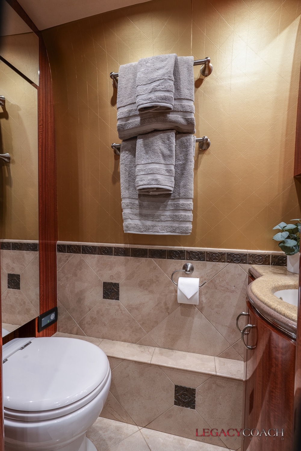 2004 Prevost Marathon XLII For Sale